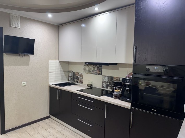 Продам 3к квартиру з ремонтом - фото 1