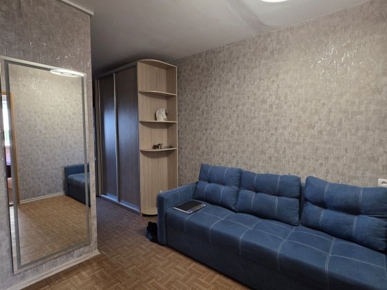 Продам двокімнатну квартиру у с. Дніпровське