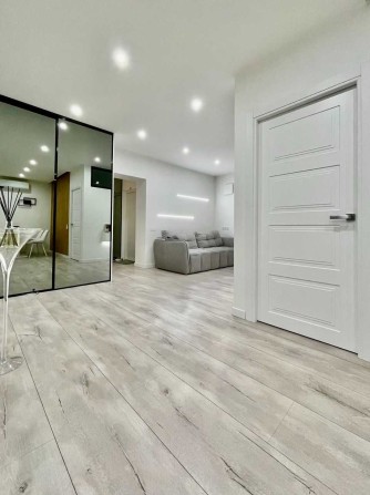 Продам 2-к квартиру с ремонтом в ЖК Днепровская Брама 1 - фото 1
