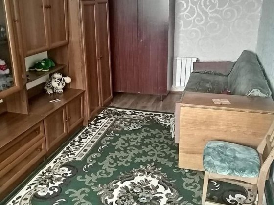 Житомирська обл. Житомирський район,  селище Черняхів,  вул Індустріальна 42 кв 25.. Черняхів