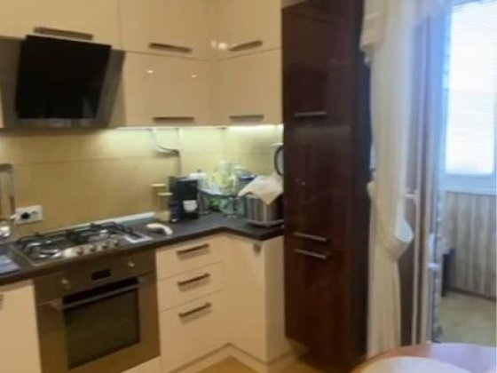 Продаеться 3 кімнатна квартира смт Новогуйвинське Новогуйвиське