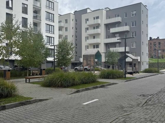 Простора 2-кімнатна квартира площею 68,2 м² на 5 поверсі Волчинец