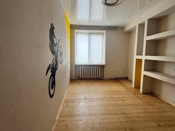 Продається чотирикімнатна квартира, район Угорники Волчинец