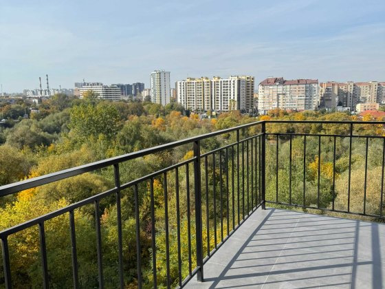 Розкішна 3-кімнатна квартира з величезною терасою та панорамним видом у ЖК «Паркова Алея» Угорники