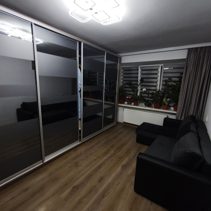 продаю 2-ох кімнатну квартиру з меблями - фото 1