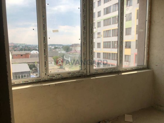 Продаж великої 1-кімнатної квартири в цегляному будинку з індивідуальним газовим опаленням Микитинцы
