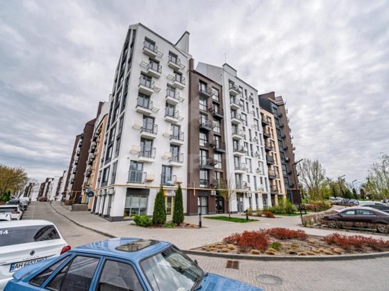 Продам трикімнатну квартиру Білогородка Білогородка