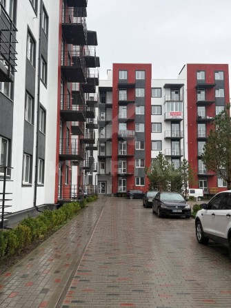 Продаж 1-кімнатної квартири з власним двориком 32 м2 - фото 1