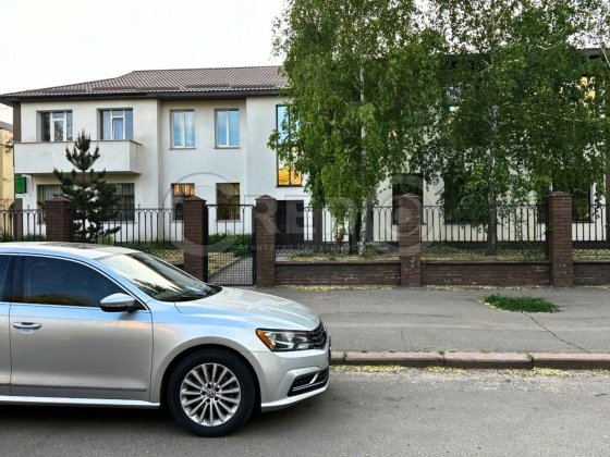 Продаж дворівневої квартири в центрі міста, паркова зона Кривой Рог