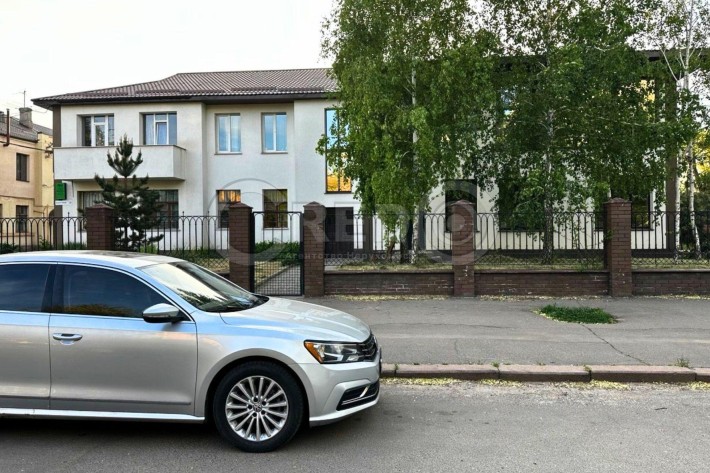Продаж дворівневої квартири в центрі міста, паркова зона - фото 1
