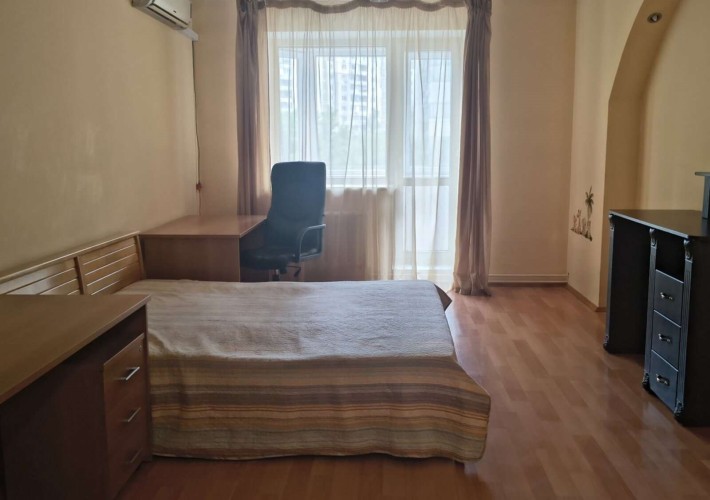 Продаж 2-к квартири вул. Анни Ахматової 13г - фото 1