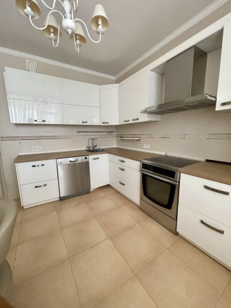 Продаж. Вул. Амосова 4. Три кімнати. Гарний стан. Центр міста. - фото 1