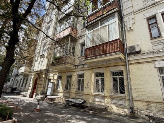 Продаж Квартири в Центрі Києва 38 м2 вул. Володимирська 82-В Царський Будинок