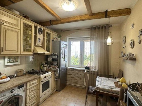 3к Шептицького 3, метро Лівобережна, Дніпровський р-н Киев