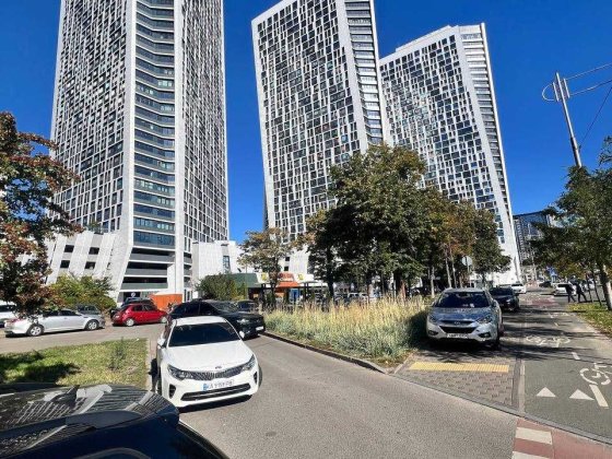 Продаж 2-кімнатної квартири в ЖК бізнес-класу "Manhattan City" 79.9 кв.м