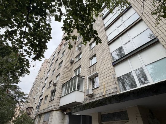 Терміново трьохкімнатна  ! Вид на русанівський канал . Вул. Ентузіастів 7