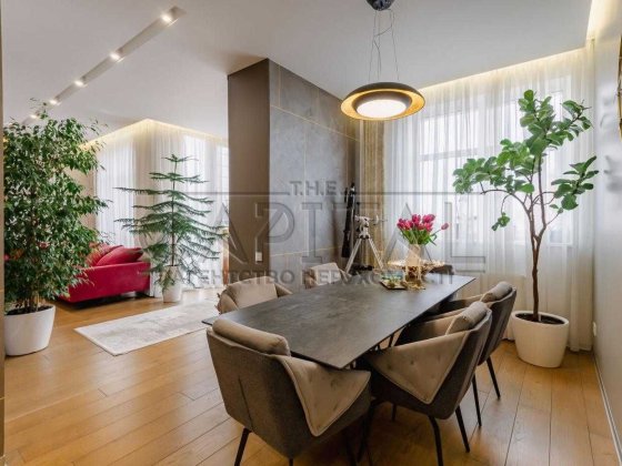 Продаж ексклюзивної 4-кімнатної квартира площею 195м² із власною ВІДКРИТОЮ ТЕРАСОЮ в ЖК Французький 