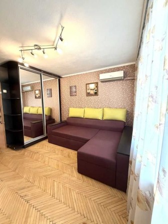 Продаж світлої 1-кімнатної квартири біля метро «Дорогожичі»  ПІДХОДИТЬ ПІД єВІДНОВЛЕННЯ! - фото 1