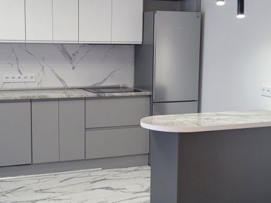 Продаж  3 кім. квартири  в центрі біля метро Золоті Ворота