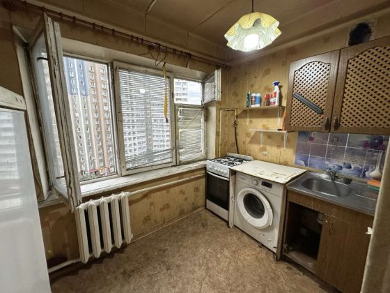 Власник! Продаж 1-кімнат Харьківське шосе 21/4