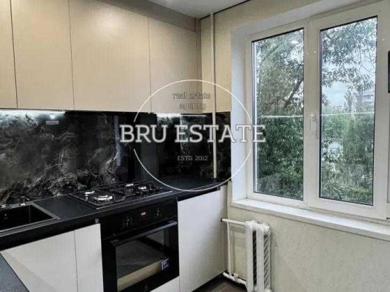 Продаж 2 кімнатної квартири Дарниця Дніпровський Чернігівська Парк Метро