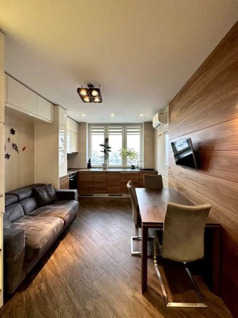 Продаж 2-кімнатной квартири загальною площею 94 кв.м. по вул. А.Ахматової 30 - фото 1