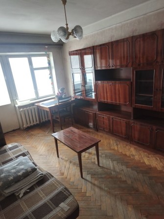 Продам двухкомнатную квартиру, Голосеевский район, метро Голосеево - фото 1