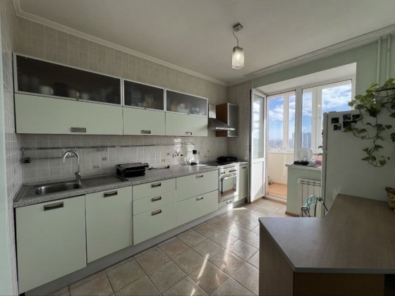 Продаж 2-кімнатної квартири з паркомісцем | бул. Верховної Ради, 21А