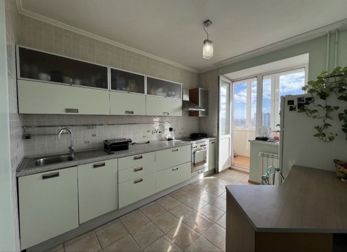 Продаж 2-кімнатної квартири з паркомісцем | бул. Верховної Ради, 21А - фото 1