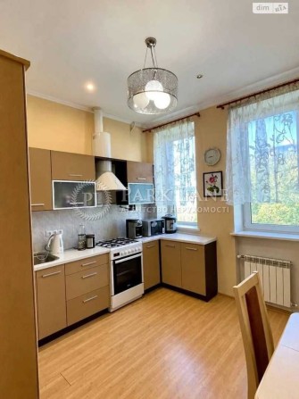 Продаж 2к квартири 65 кв м з ремонтом в сталинці Іллєнка 12 - фото 1