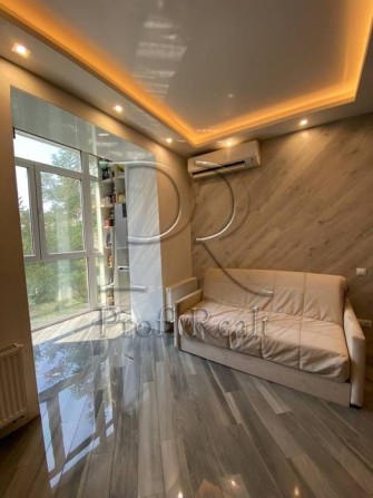 Продаж 1 кімн. квартири за адресою вул.Чеська 1/22 ст.метро Звіренецька - фото 1