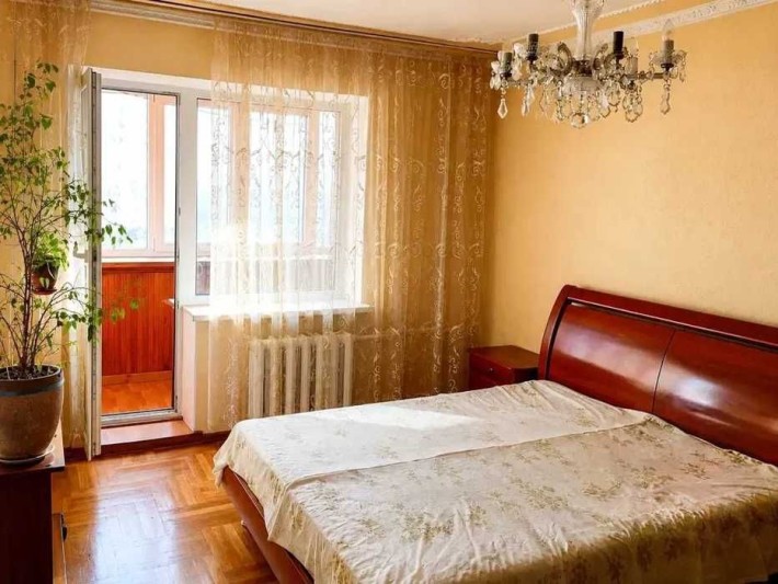 Трикімнатна квартира 70м², газ! низький поверх! держпрограми! вул. Здолбунівська, 3, Позняки, Григор - фото 1