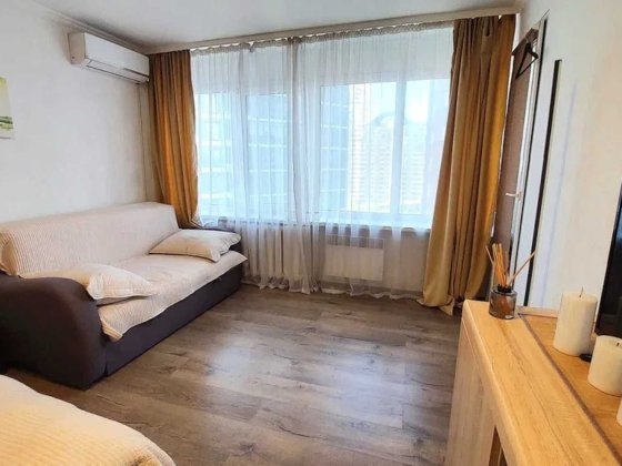 Продам 1-кімн. Лесі Українки бульв. 7, 37 м.кв.