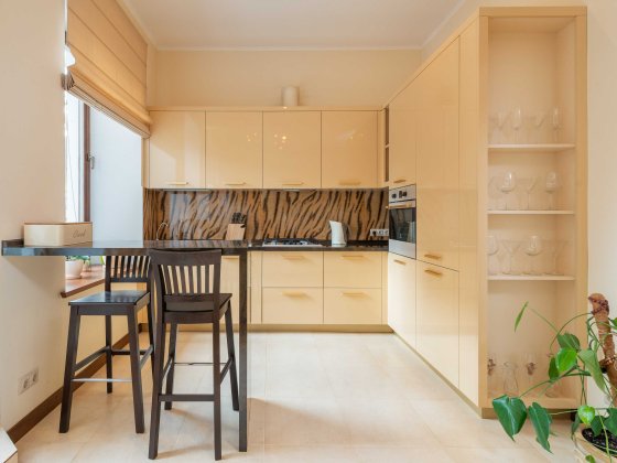 БЕЗ КОМІСІЇ. Продаж 3-кім. Золоті ворота. Гончара, 37а. Царський будинок. Власний інвертор, газова п