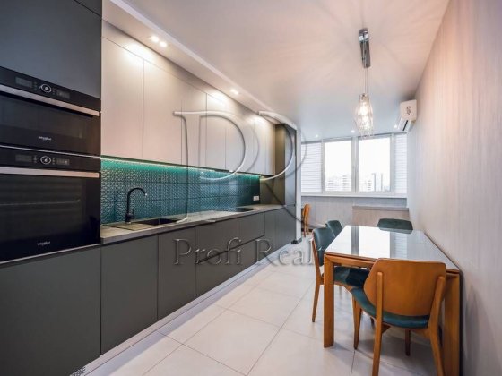 Продаж 2к. квартири Ясинуватський  ЖК The Lakes Деміївська