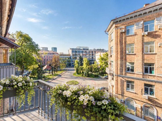 Продаж 2-кімнатної квартири на Кудрявській, 2 | Сталінка | 60 м²|  Держпрограми