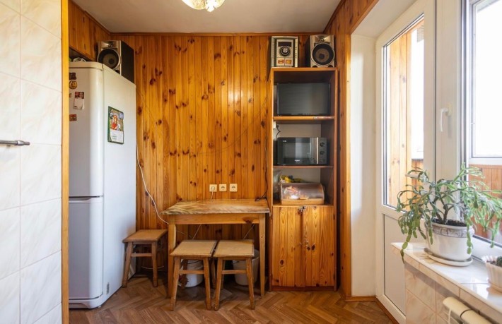 Продаж 1к квартири поруч з метро Харківська та Вирлиця - фото 1