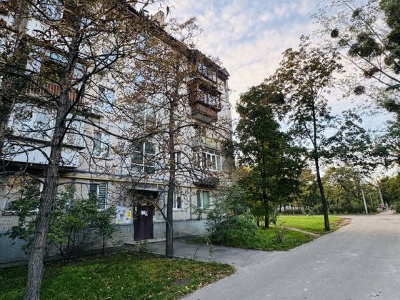 Продам двокімн квартиру проспект Соборності 16А