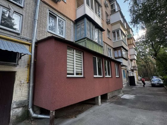 Продаж 2кімнатноі квартири в Києві біля парку!