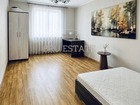 Без комісії Продаж 1 к квартири  43 м біля будинку вид що санаторій Закрита територія Позняки Осокор Киев