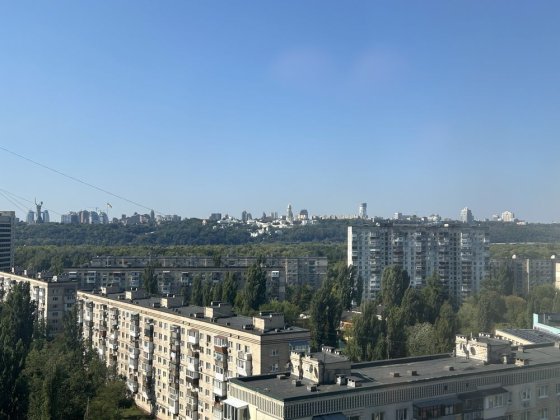Вид на правий берег та Русанівський канал