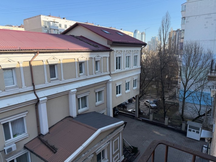 ВЛАСНИК! Продам двокімнатну сталінку на Печерську! 700 м до метро Палац "Україна" - фото 1