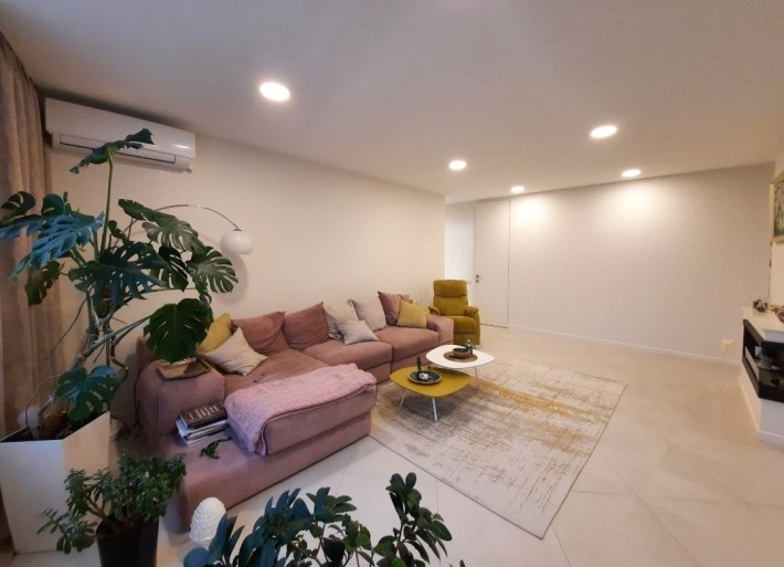 Продажа квартиры, ул. Раисы Окипной, 10А, 105 м², 15 этаж. Пространство, свет и городской горизонт - фото 1