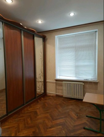 Продається 3 к квартира, сталінка, Дніпровський район - фото 1
