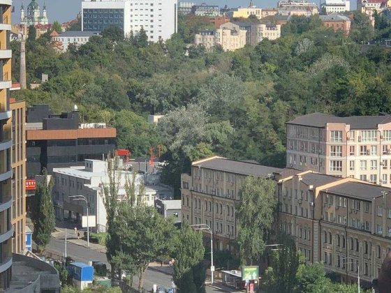 2К у ЖК LookyanSky (м. Контрактова площа) видова, двостороння, 68.7, з штукатуркою