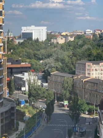 2К у ЖК LookyanSky (м. Контрактова площа) видова, двостороння, 68.7, з штукатуркою - фото 1
