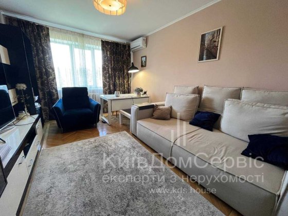 БЕЗ КОМІСІЇ Продаж 3 кімнатної квартири Деміївська 55 Голосієво метро газ Киев