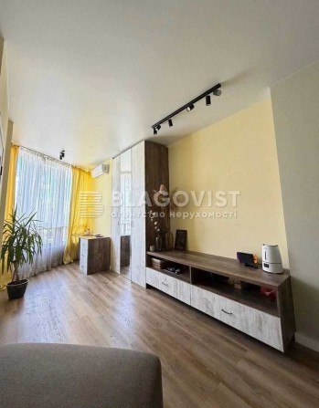 Продаж 2-кімн. квартири 58 м.кв. Сучасний ремонт. Анни Ахматової, 22 Позняки Дарницький р-н - фото 1