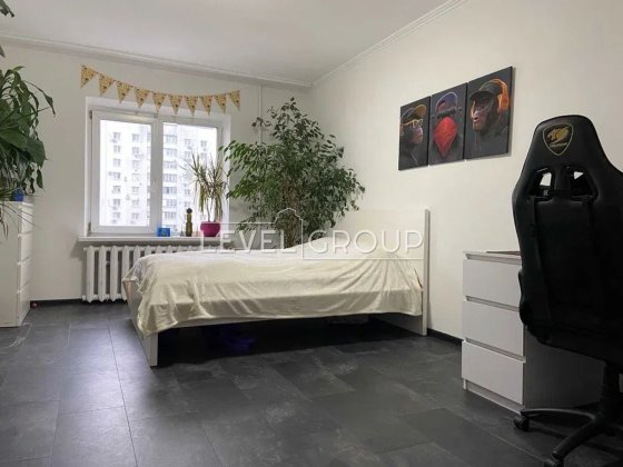 Продаж 3-кім. на Позняках, вул. Драгоманова, 12А  , Дарницький район ДЕРЖ програми