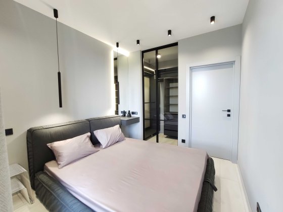 Дизайнерська квартира з ремонтом меблями технікою UNO City House